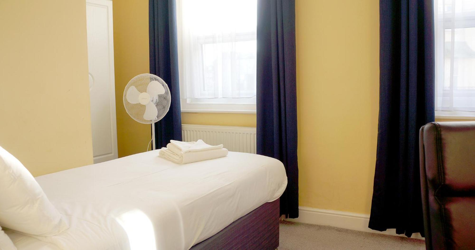 The Pier Hotel Eastbourne Bagian luar foto