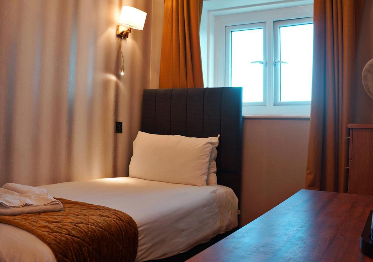 The Pier Hotel Eastbourne Bagian luar foto