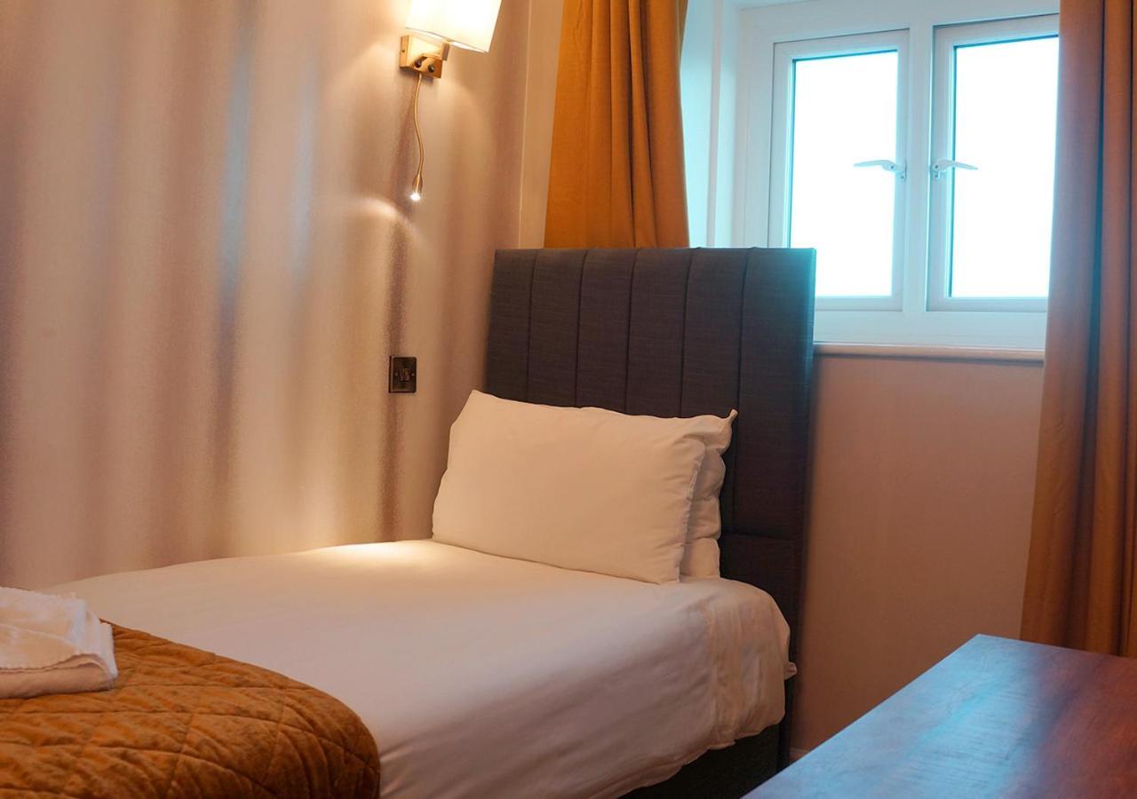 The Pier Hotel Eastbourne Bagian luar foto