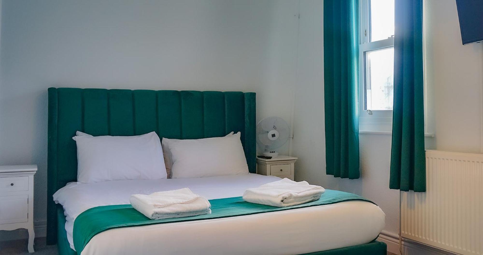The Pier Hotel Eastbourne Bagian luar foto