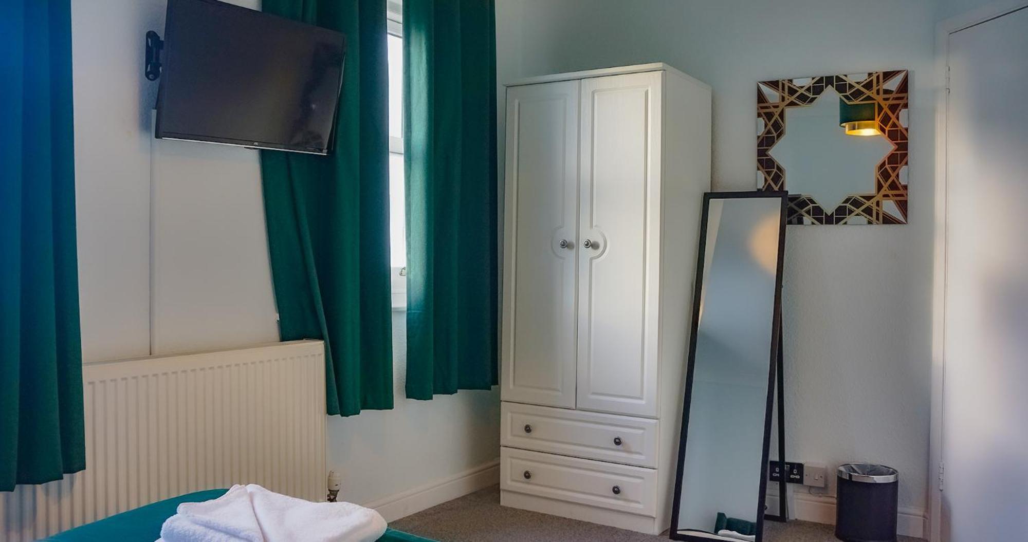 The Pier Hotel Eastbourne Bagian luar foto