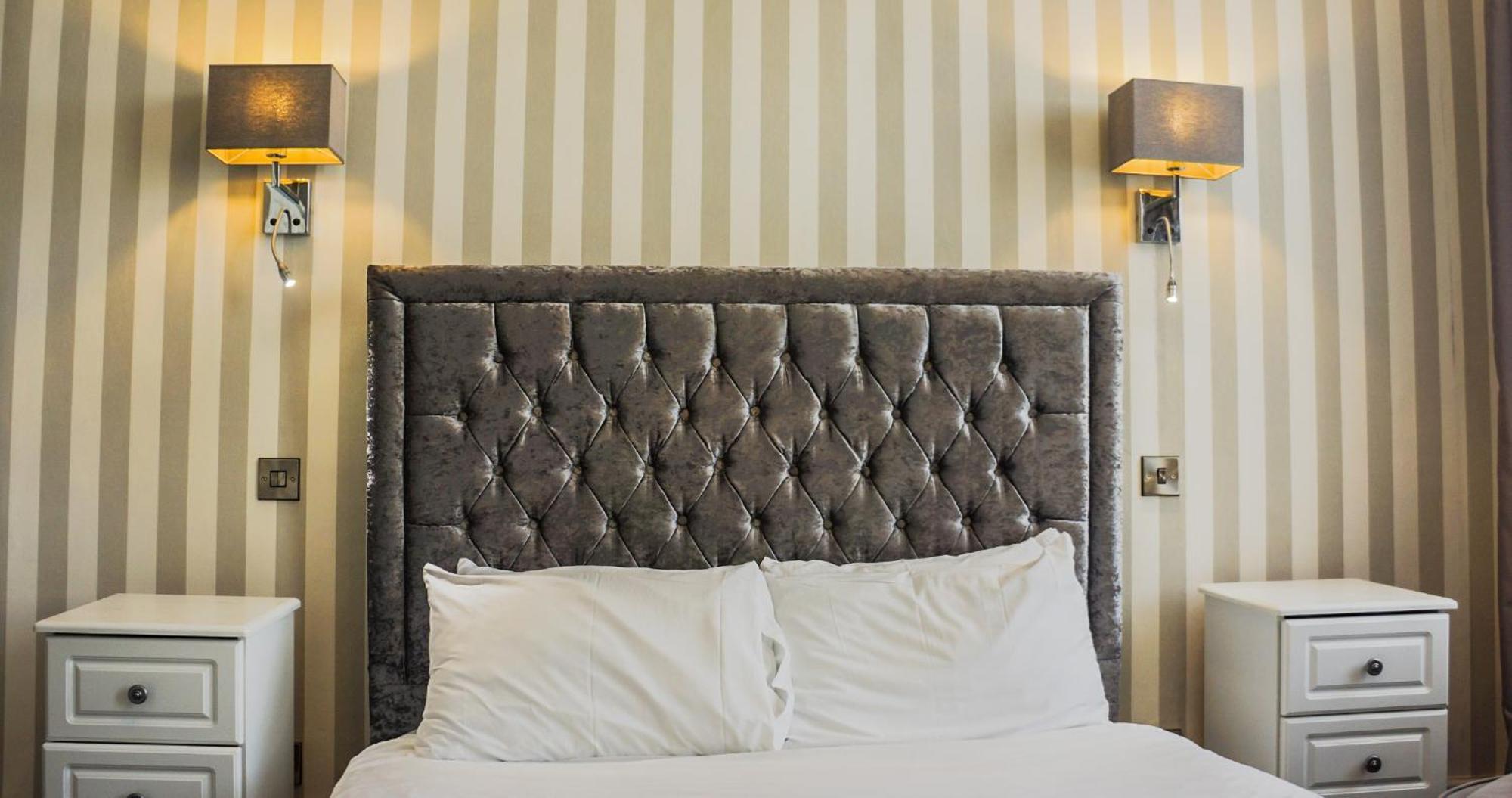 The Pier Hotel Eastbourne Bagian luar foto