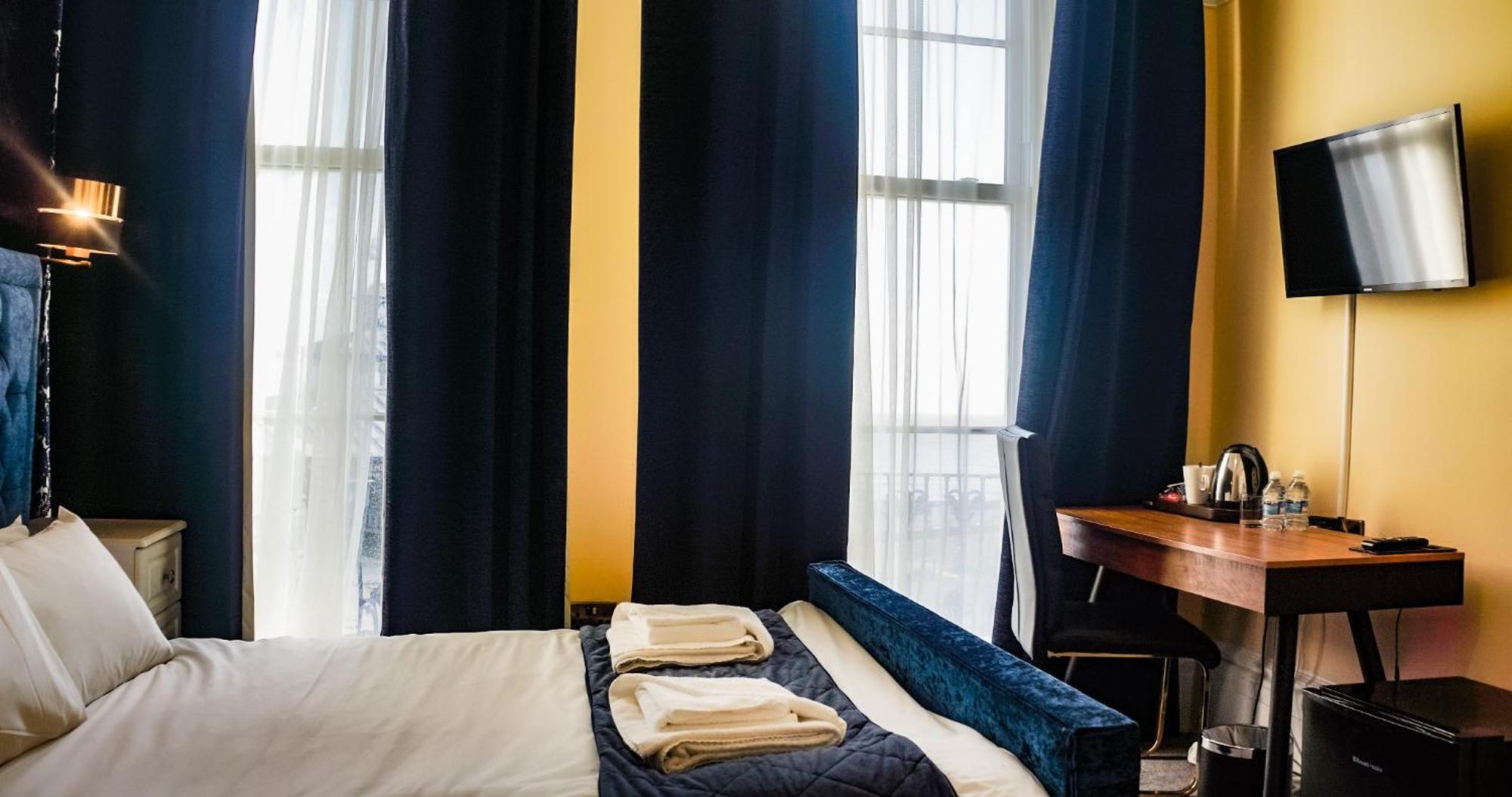 The Pier Hotel Eastbourne Bagian luar foto