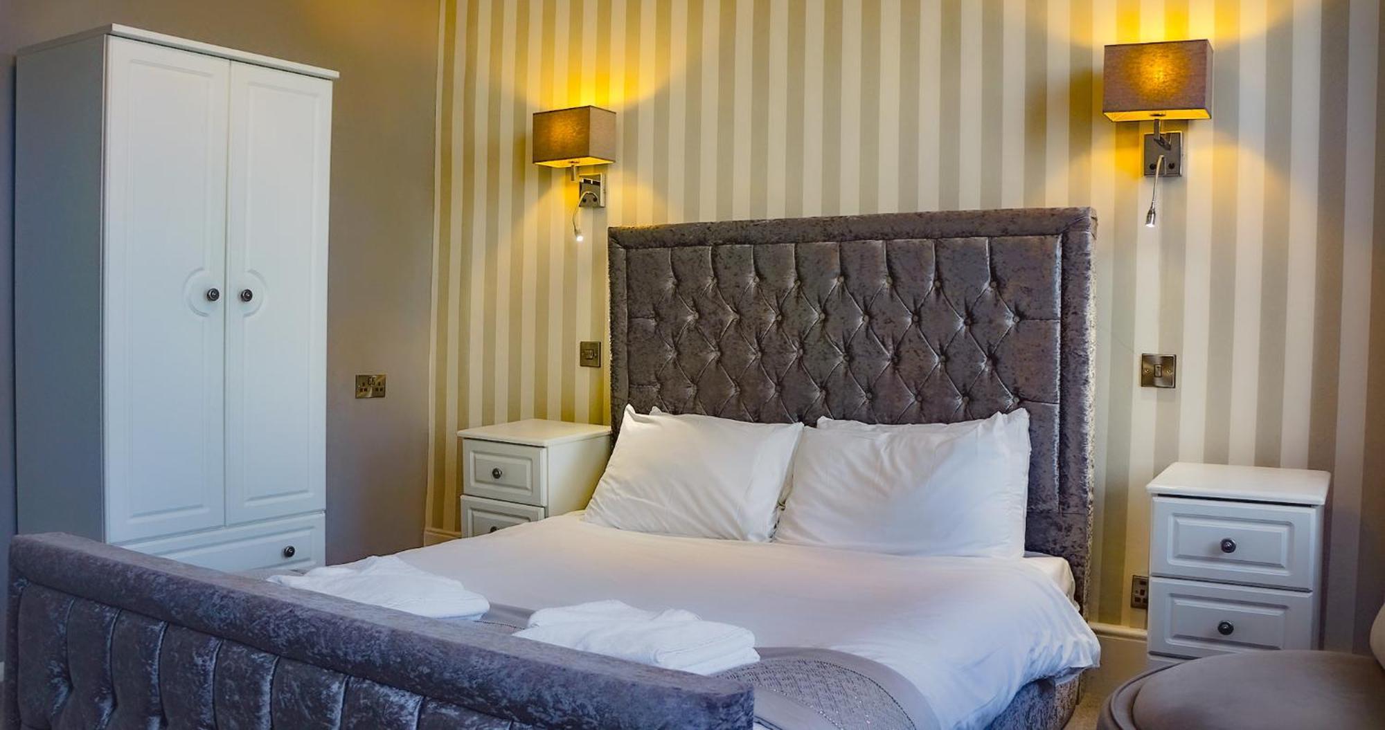 The Pier Hotel Eastbourne Bagian luar foto